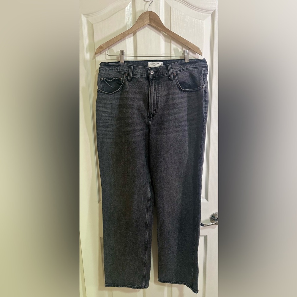 Womens Abercrombie & Fitch Black Vintage Straight High Rise Distressed Jeans 14L